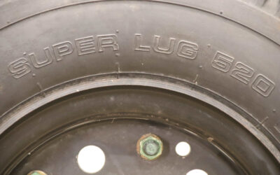 Reifen mit Felge von Yokohama - Super Lug 520  7.00-12   12PR14 – Bild 5