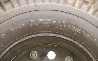 Reifen mit Felge von Yokohama - Super Lug 520  7.00-12   12PR14 – Bild 6