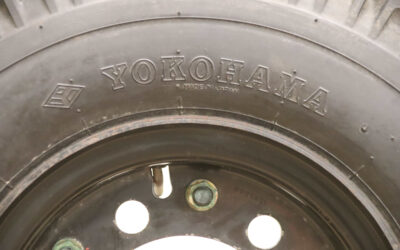 Reifen mit Felge von Yokohama - Super Lug 520  7.00-12   12PR14 – Bild 7