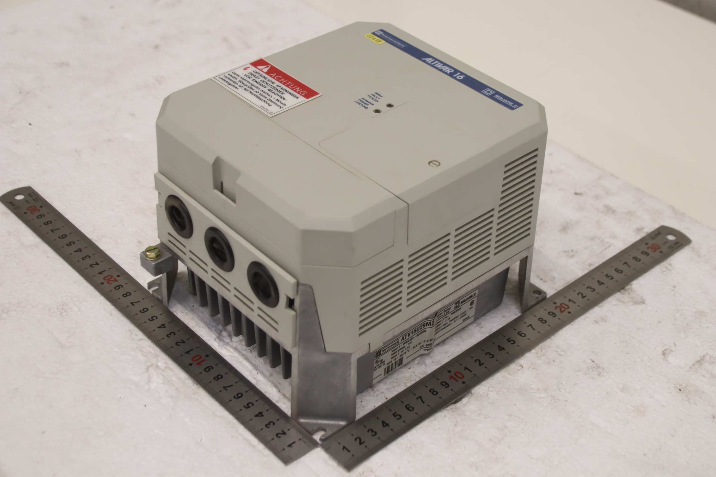 Frequenzumrichter 1,5 kW von Telemecanique - ATV16U29M2