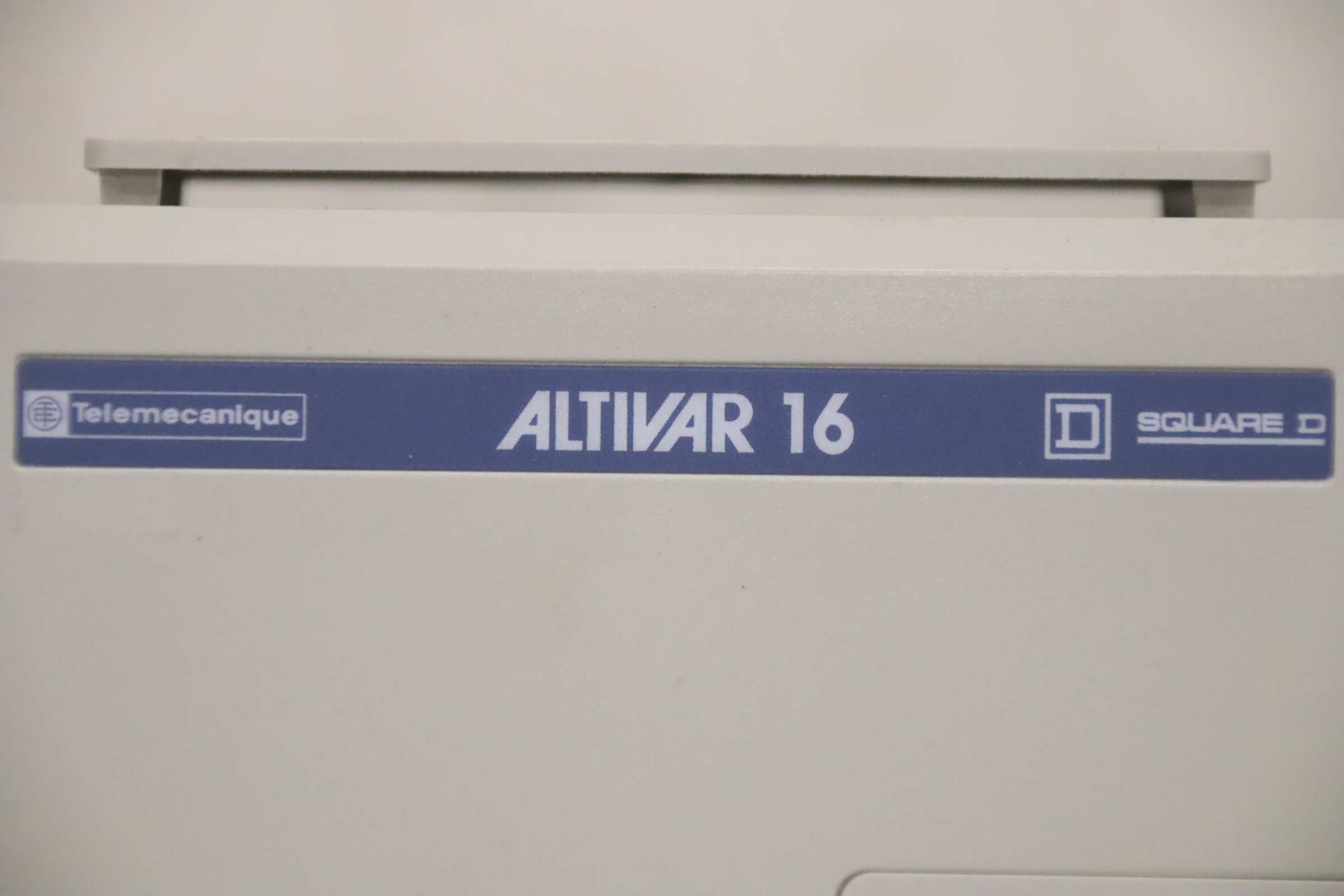 Frequenzumrichter 1,5 kW von Telemecanique - ATV16U29M2 – Bild 6