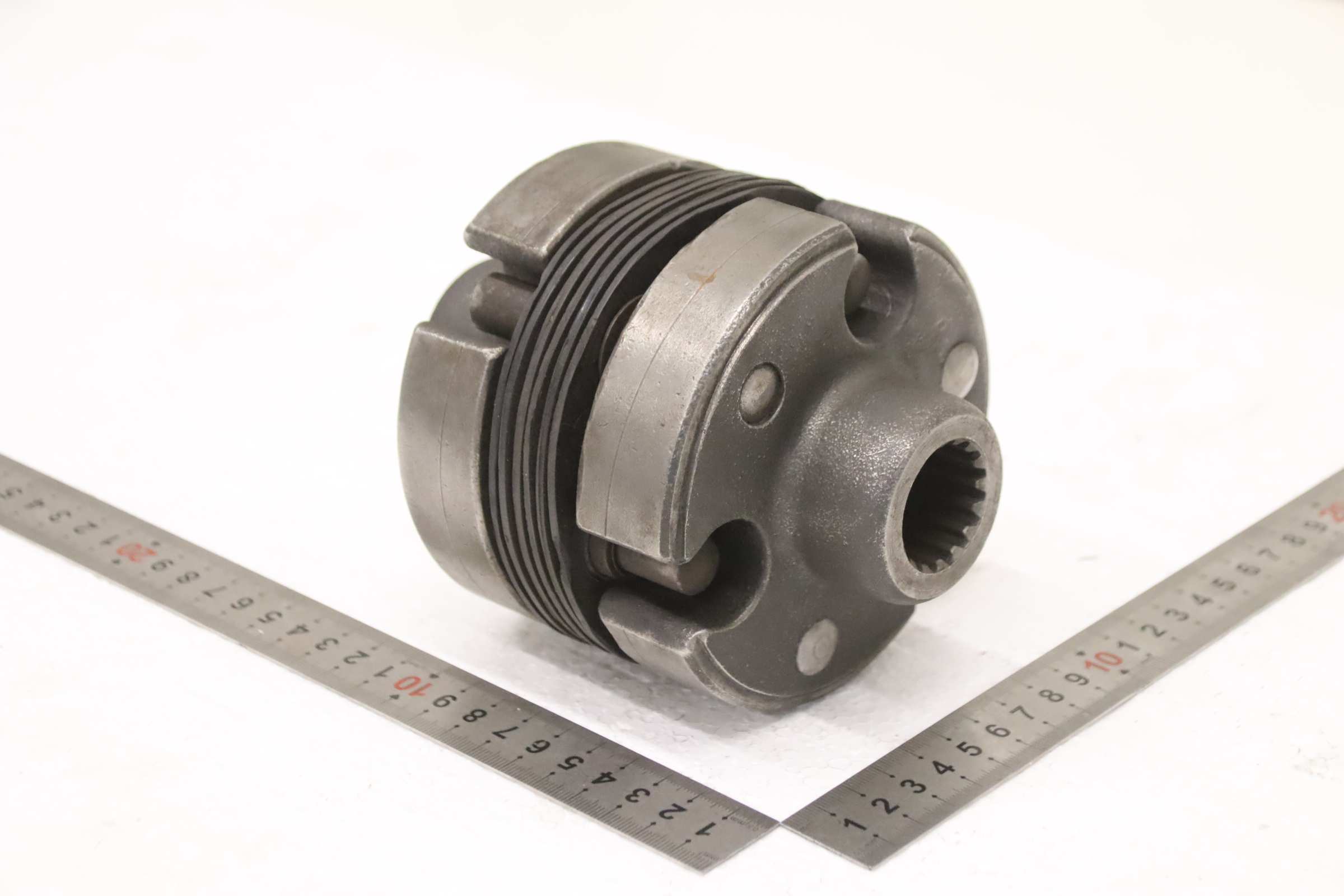 Klauenkupplung von unbekannt - Wellen Ø 28 mm / Ø 30/27 mm