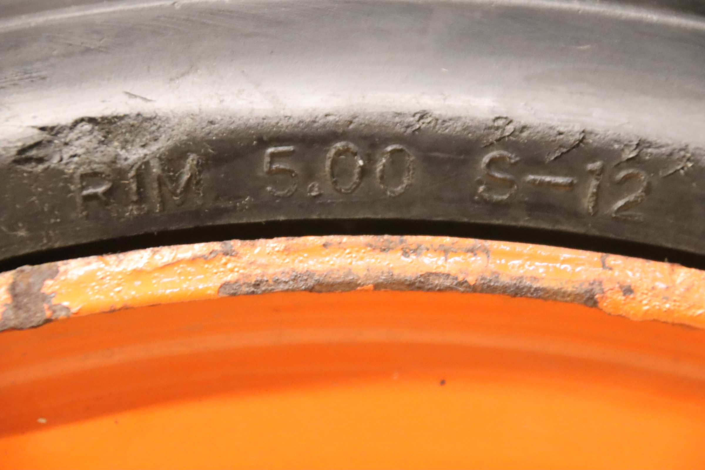 Vollgummi Reifen 2 Stück von Ecomatic - 7.00-12 RIM 5.00 S-12 – Bild 5