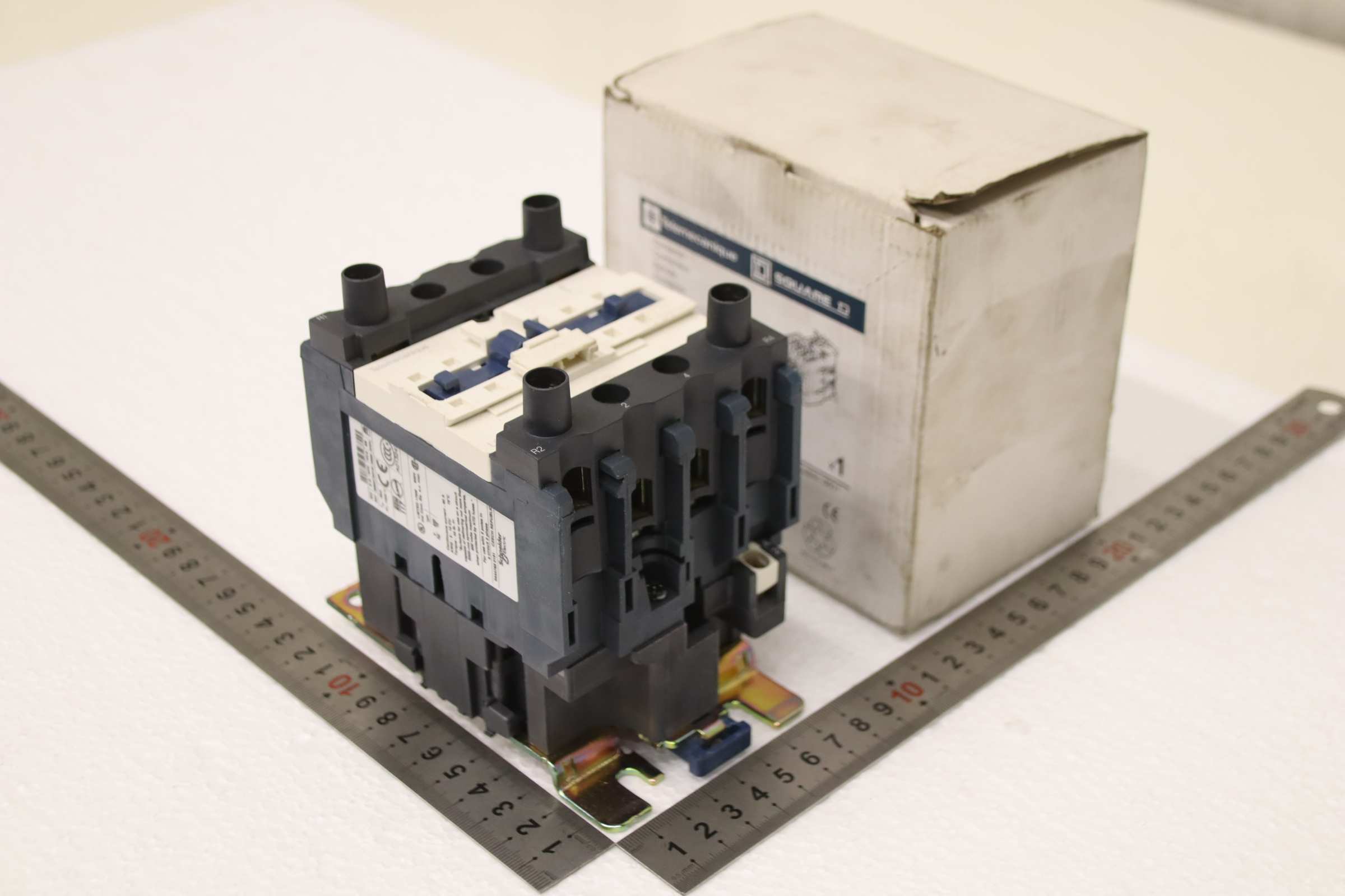 Schütz von Telemecanique - LC1D65008M5 007302