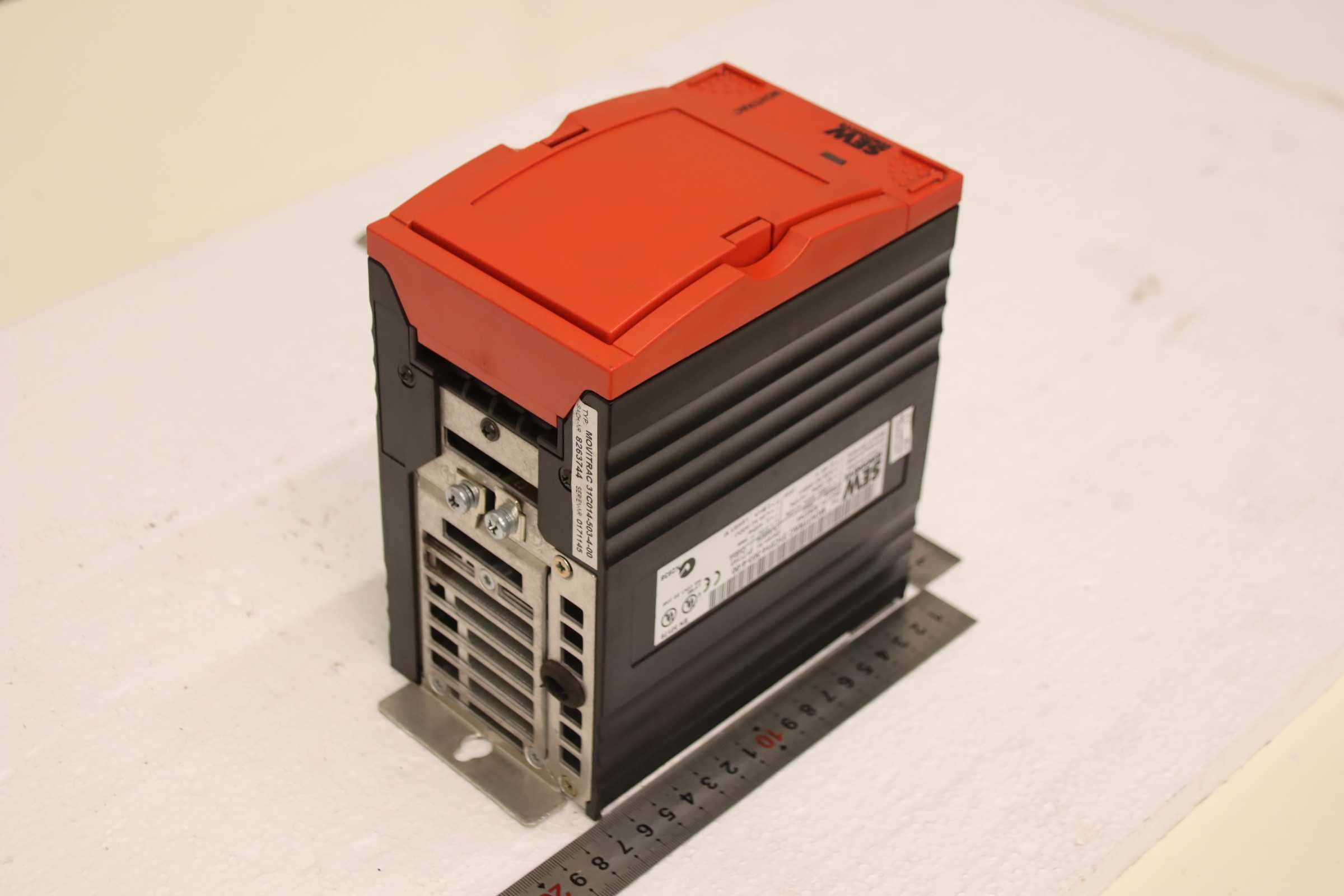 Frequenzumrichter 2,8 kVA von SEW Eurodrive - Movitrac 31C055-503-4-00 – Bild 2