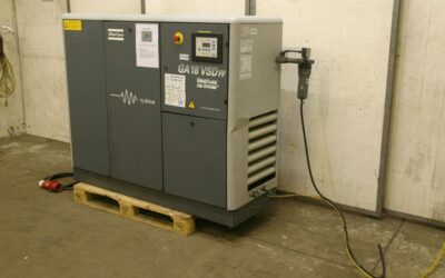 Schraubenkompressor 3,2-6,9 m³/min (defekt) von Atlas Copco - GA18VSD FF