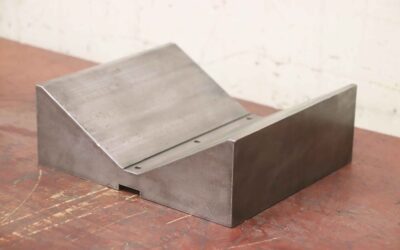 Prismenblock von Stahl** - 225/257/H90 mm