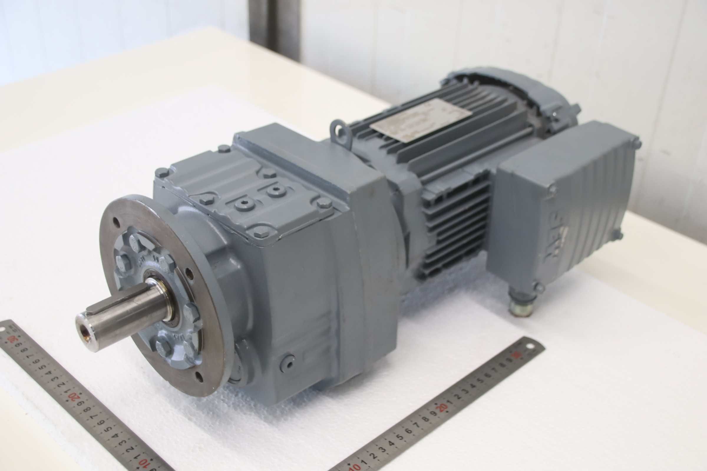 Getriebemotor 0,75 kW 30 U/min von SEW-Eurodrive - RF47 DRN80M4/DI/KD1/TF/E18Z – Bild 8