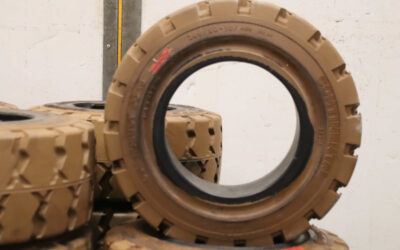 Vollgummi Reifen abriebfest von Continental** - 200/50-10/ 6.50 SC 15 RIM 6.50 F-10 – Bild 4