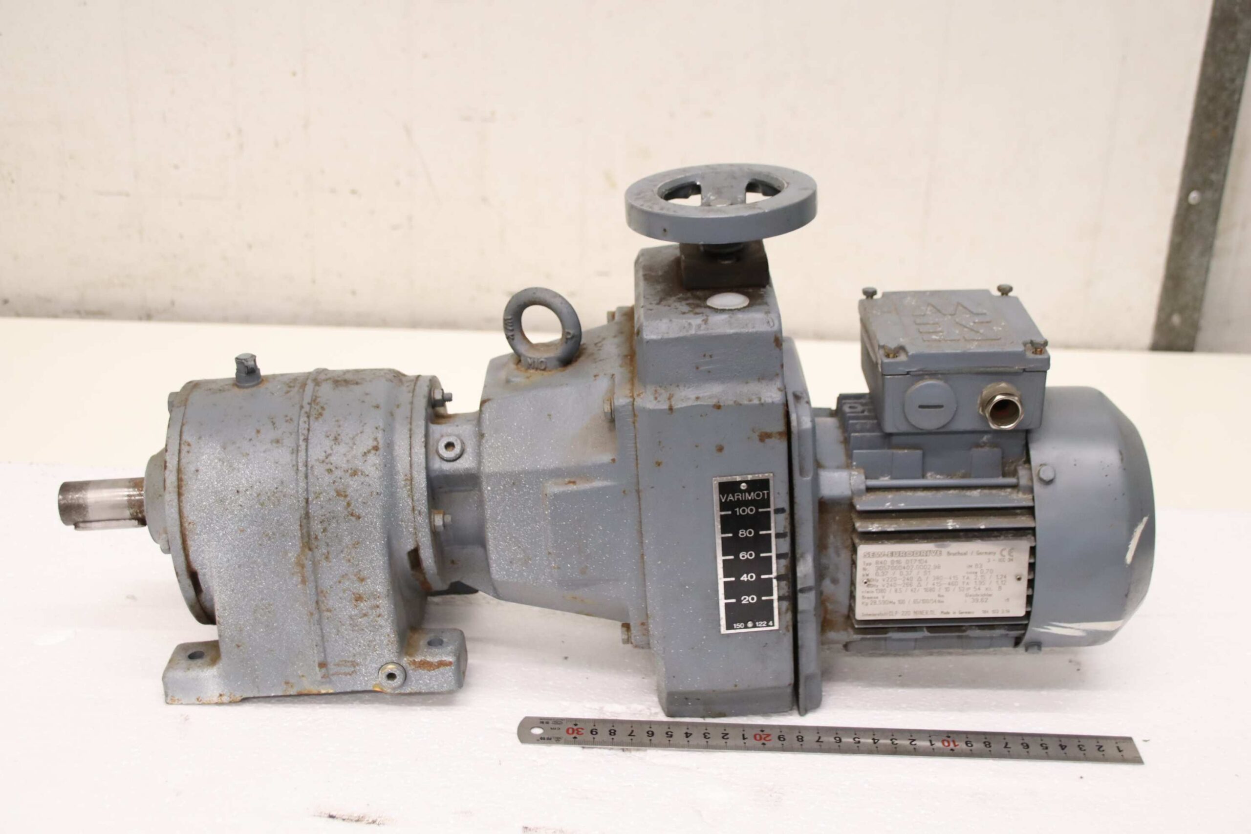 regelbarer Getriebemotor 0,37 kW 8,5-42 U/min von SEW Eurodrive - R40 D16 DT71D4 – Bild 5