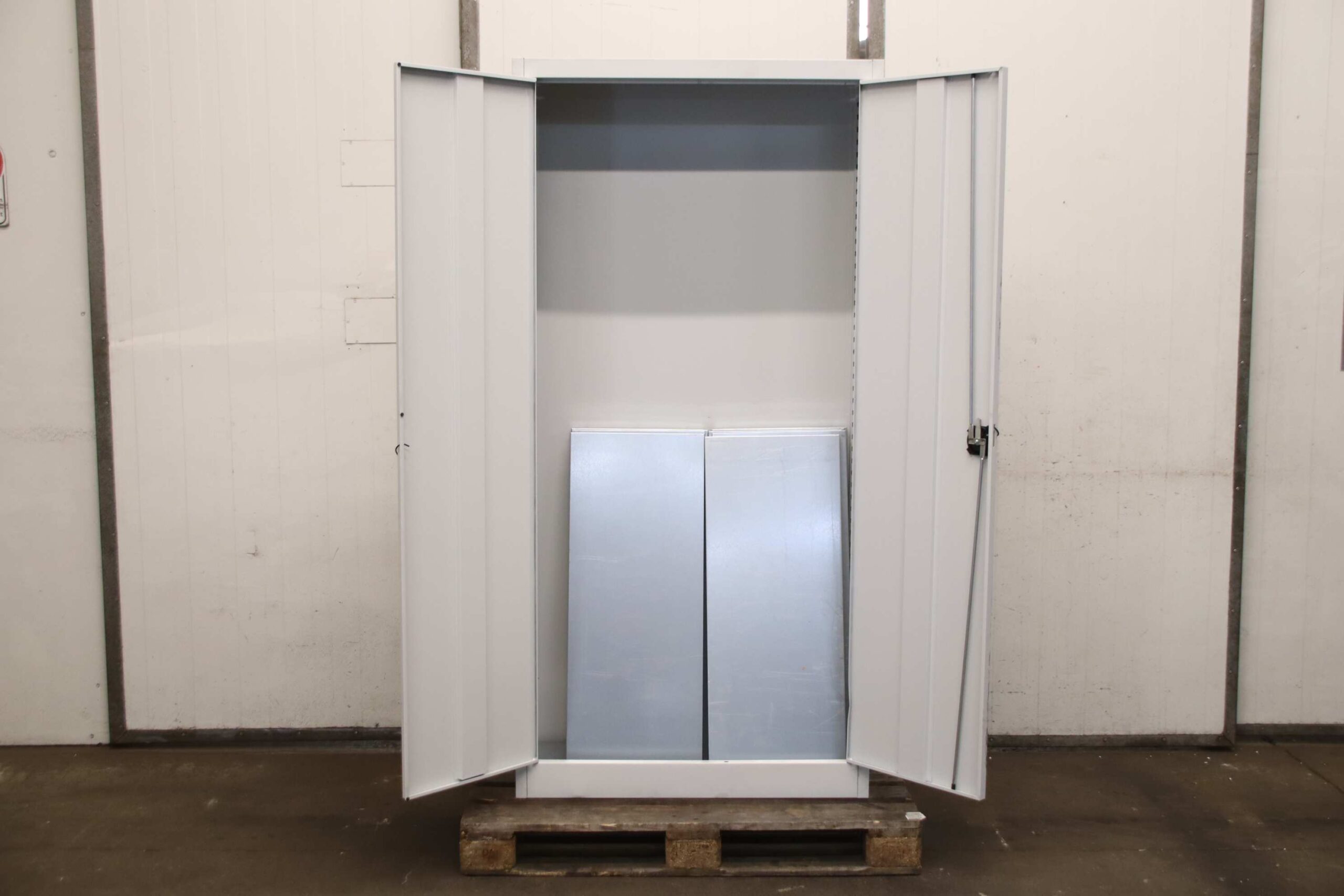 Werkzeugschrank von unbekannt - 950/420/H1950 mm