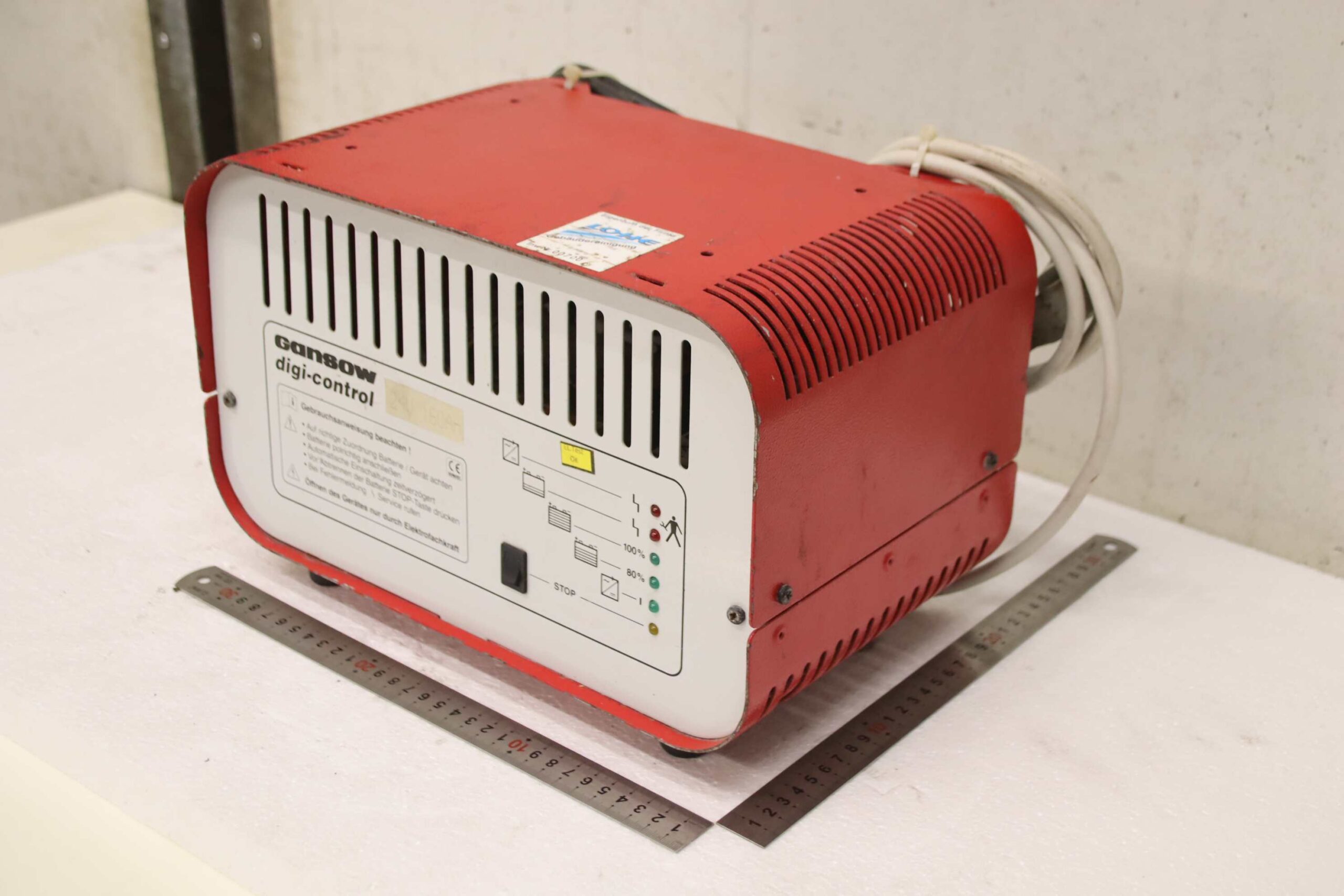 Ladegerät für Scheuersaugmaschine 24 V/24 A von Gansow - E 24/24 DIGI-CONTROL