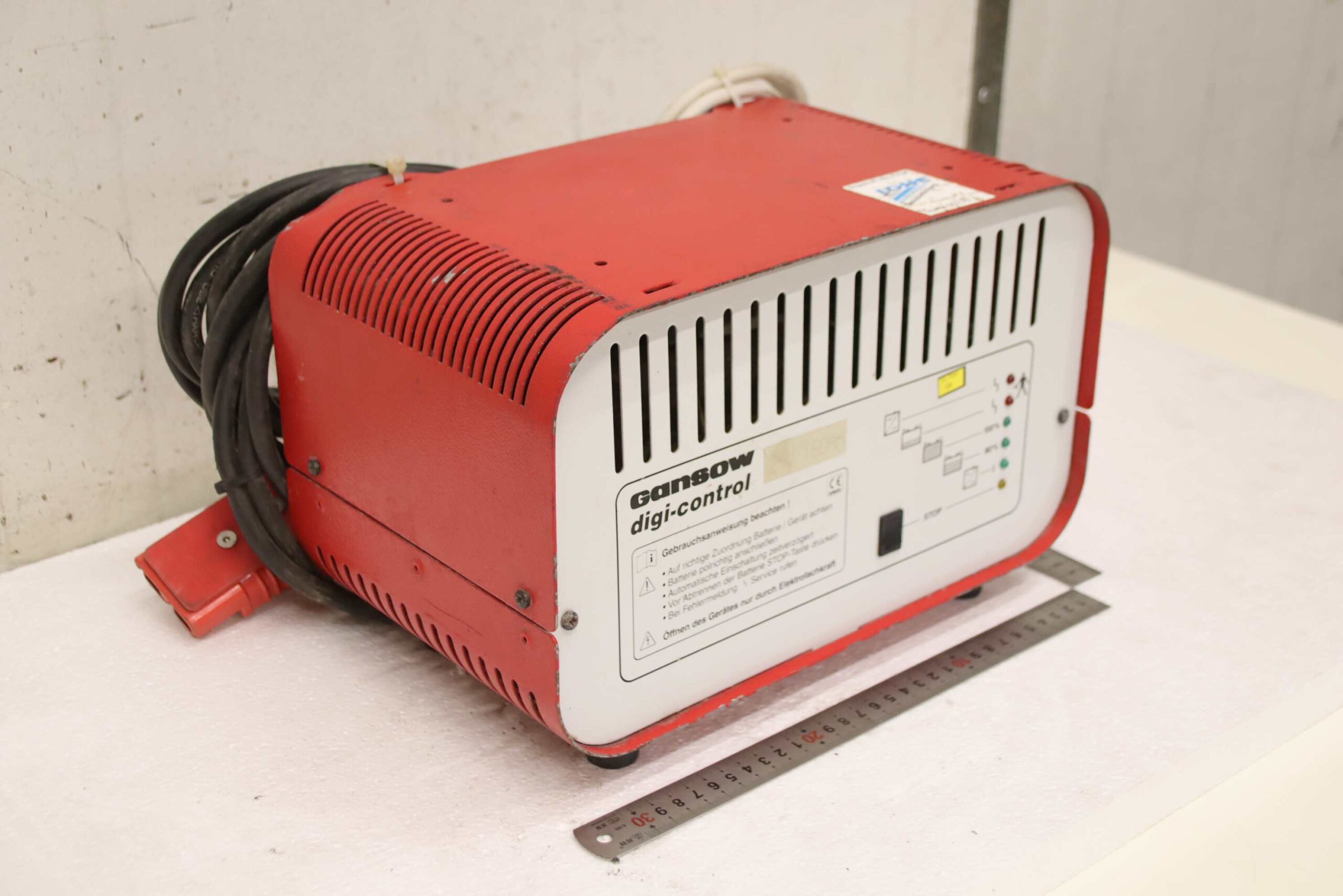 Ladegerät für Scheuersaugmaschine 24 V/24 A von Gansow - E 24/24 DIGI-CONTROL – Bild 2