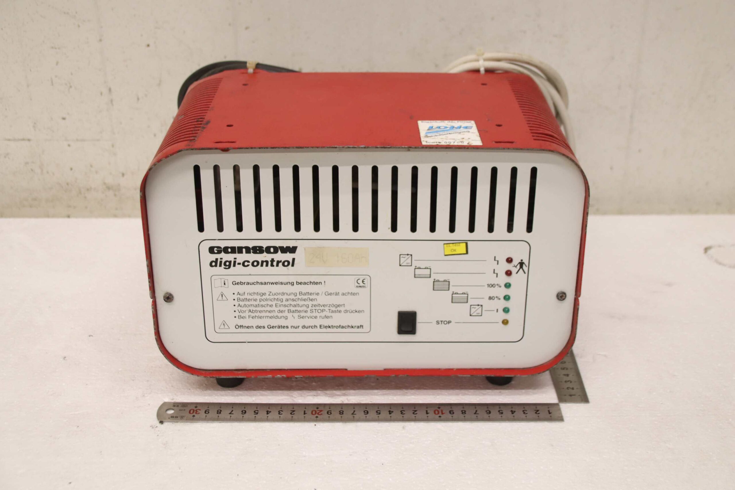 Ladegerät für Scheuersaugmaschine 24 V/24 A von Gansow - E 24/24 DIGI-CONTROL – Bild 3