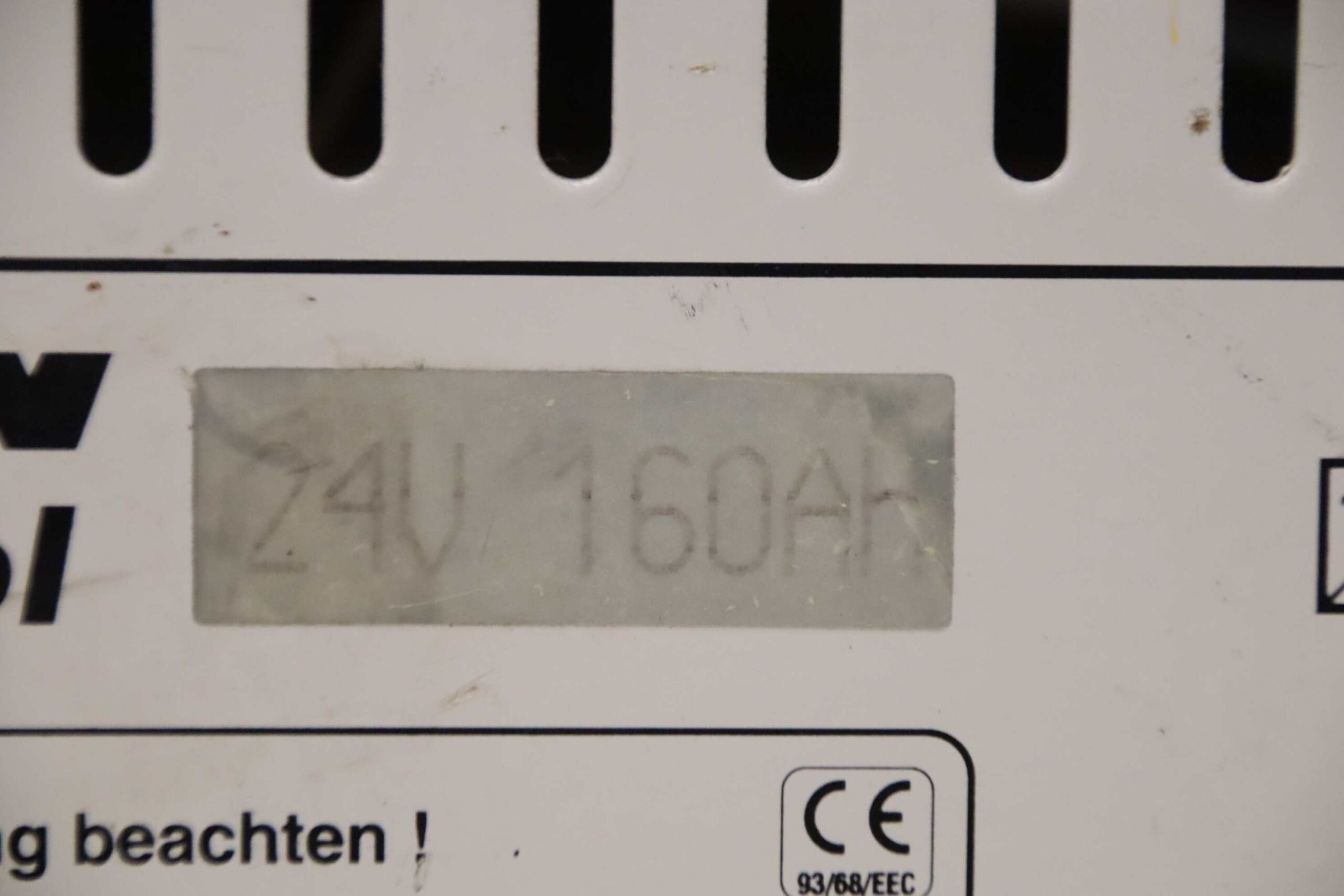 Ladegerät für Scheuersaugmaschine 24 V/24 A von Gansow - E 24/24 DIGI-CONTROL – Bild 6