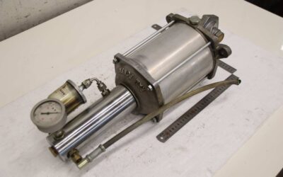 Alternative view of Druckerhöhungszylinder von Mikron - RAM POWER  VC500D