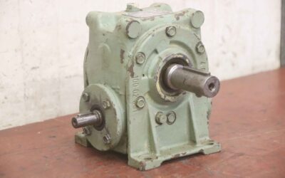 Alternative view of Getriebe 1:30 von VEB** - 10 UO-50x30