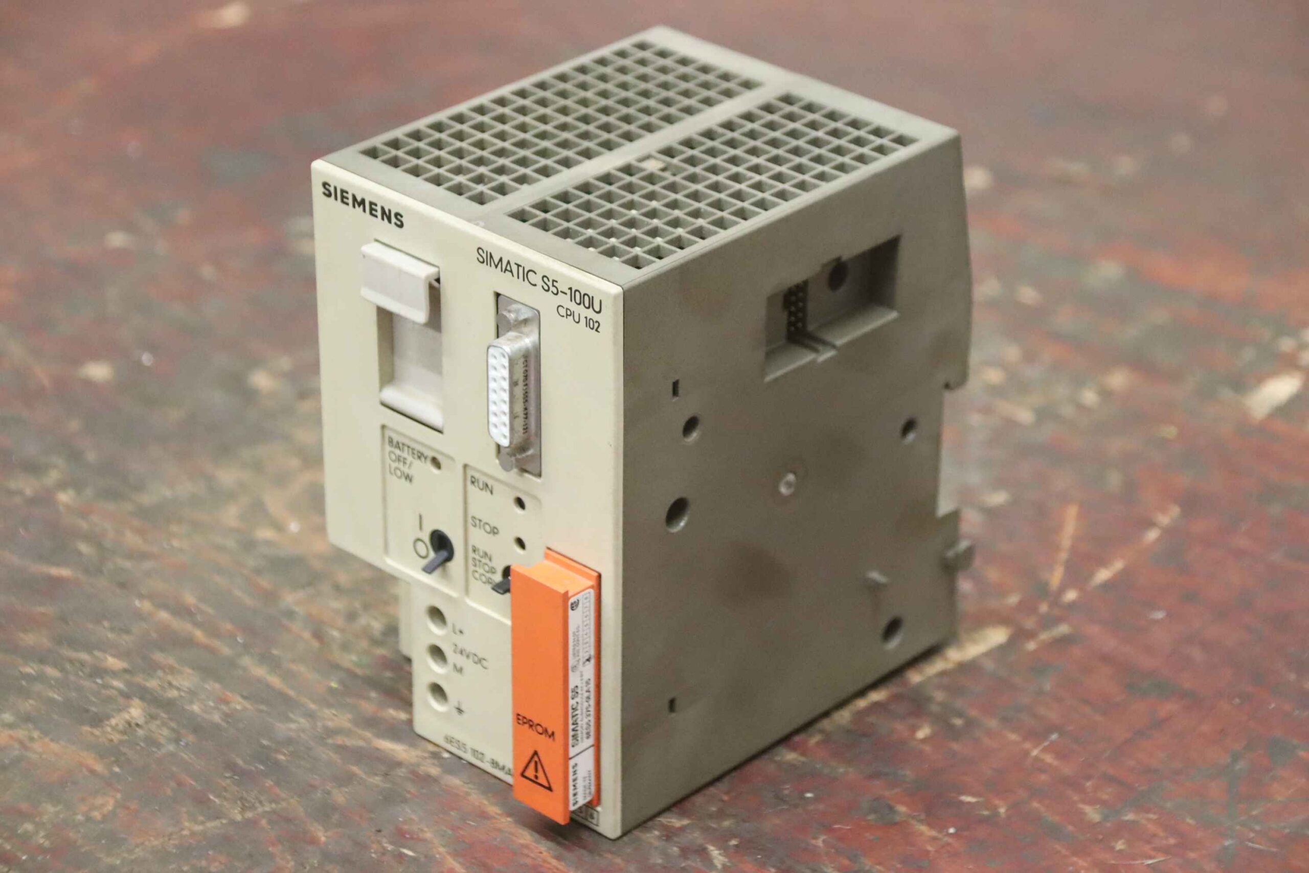 Zentralbaugruppe von Siemens - 6ES5 102-8MA02 Simatic S5-100U 6ES5 275-OLA15