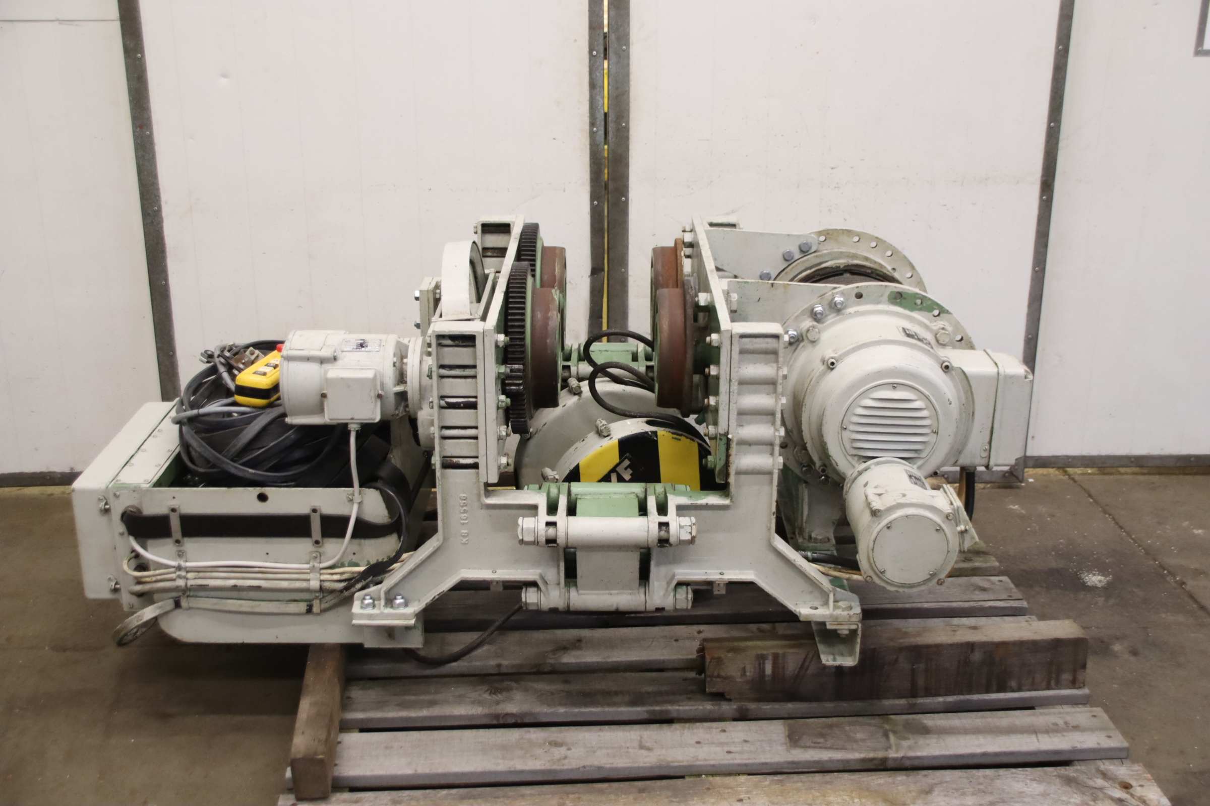 Kranfahrwerk mit Elektroseilzug 10.000 kg von SWF** - 50H8d