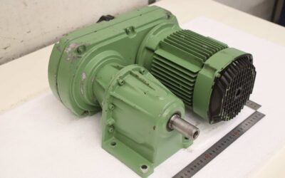Alternative view of regelbarer Getriebemotor 0,55 kW  36-7 U/min von Lenze HEW - 11.432.13.10.2 1/88 12.602.10.1.1 TM80-4S