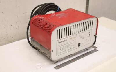 Alternative view of Ladegerät für Scheuersaugmaschine 24 V/17 A von Gansow - minitron II E 24/17 Dryfit-Bloc