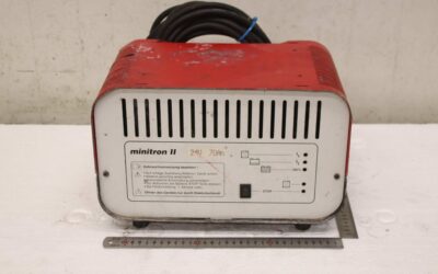 Ladegerät für Scheuersaugmaschine 24 V/17 A von Gansow - minitron II E 24/17 Dryfit-Bloc – Bild 3