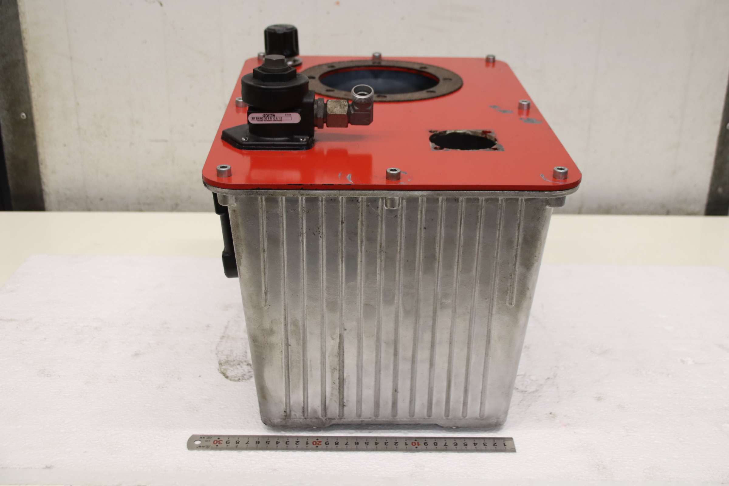 Hydraulikbehälter 30 Liter von RÖCO - 495/340/H375 mm – Bild 8