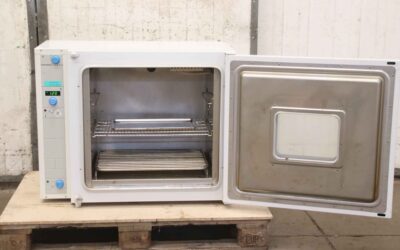 Trockenofen 2,2 kW 300 °C von Heraeus** - T 6120  100 Liter