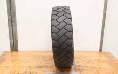 Reifen mit Felge von Continental - IC70 7.00 R 12 16 PR 136 A5 – Bild 8