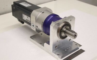 Alternative view of Servo-Getriebemotor von Beckhoff Wittenstein** - AM8053-0G10-0000  SP 100S-MC2-50
