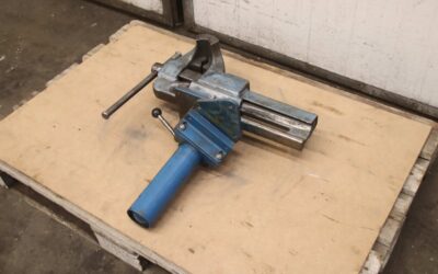 Bankschraubstock höhenverstellbar von Heuer Front - Spannweite 230 mm