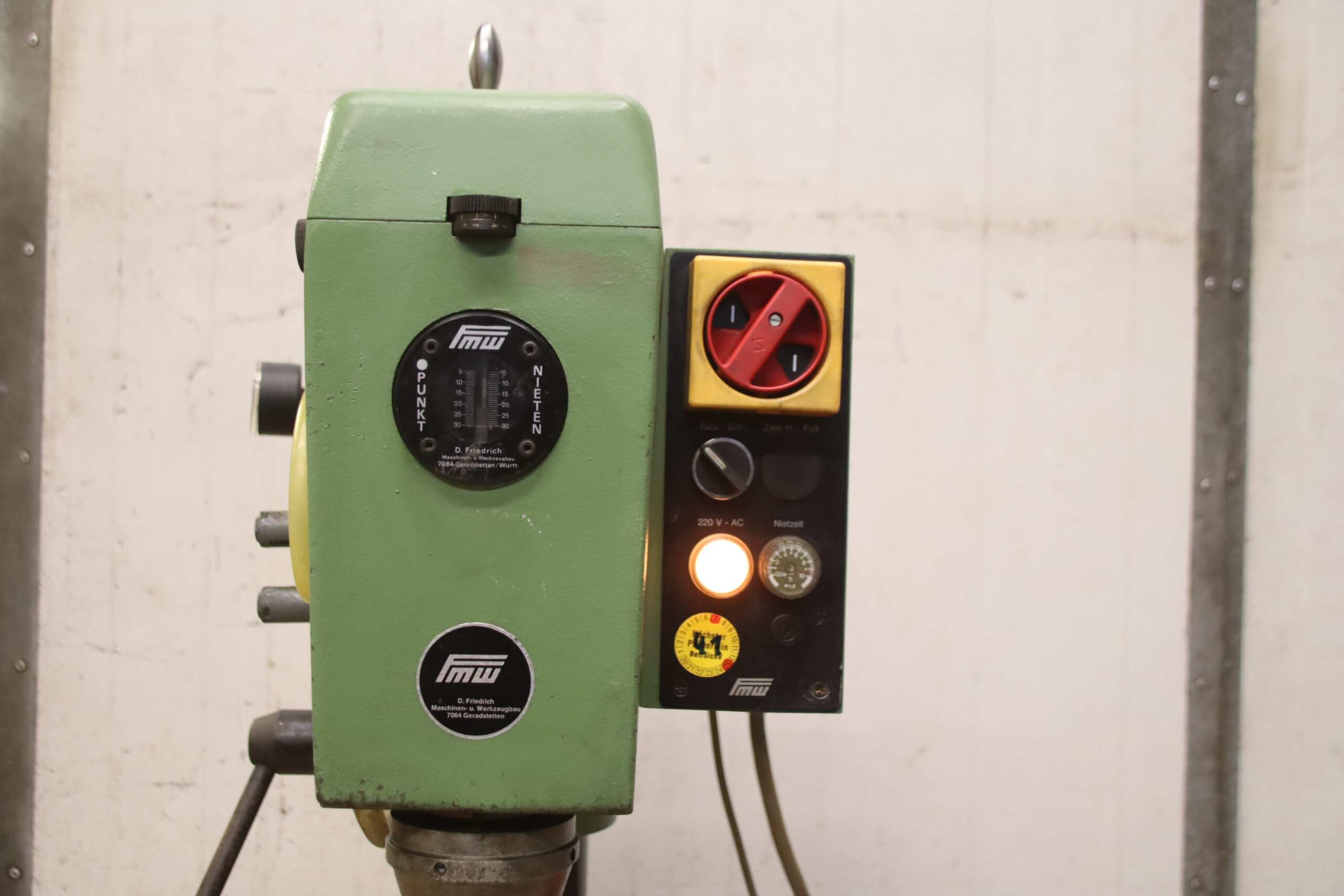 Taumelnietmaschine von FMW - HN1B-2 – Bild 5