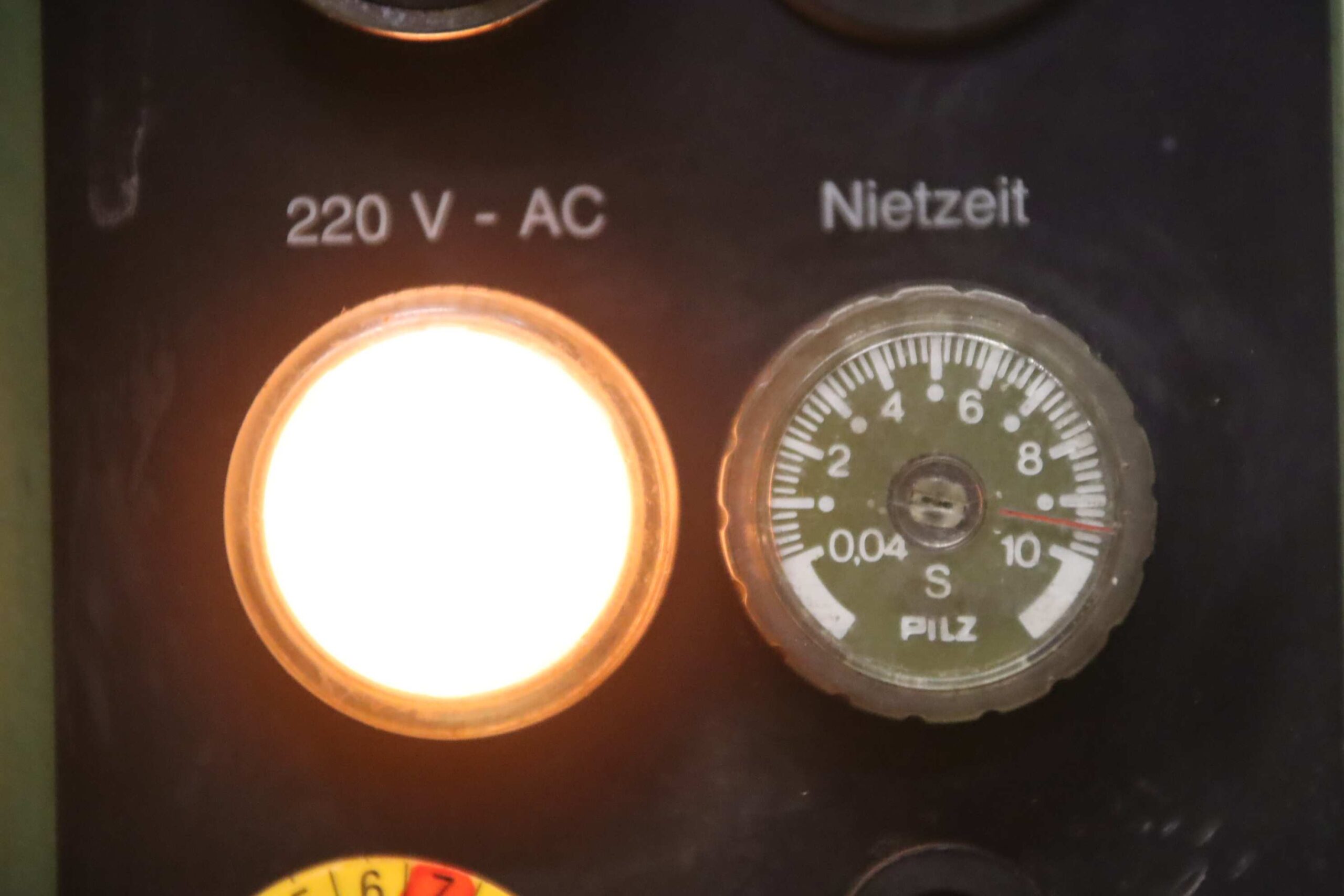 Taumelnietmaschine von FMW - HN1B-2 – Bild 7