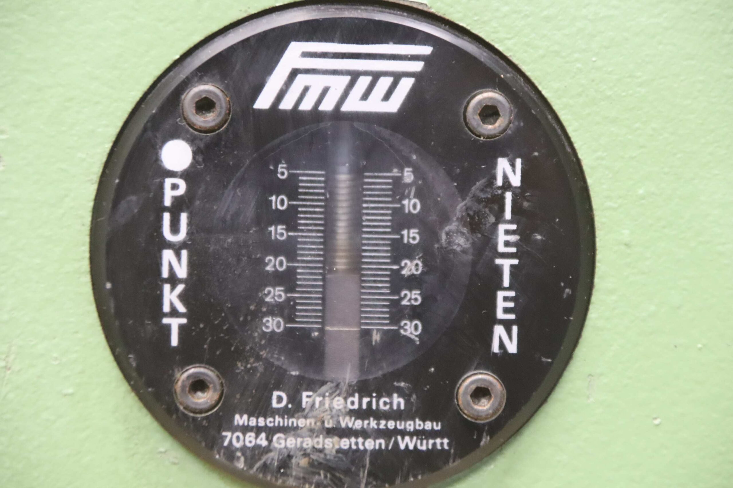 Taumelnietmaschine von FMW - HN1B-2 – Bild 8