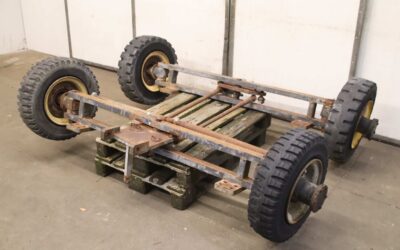 Fahrgestell für Schwerlast-Transportwagen von unbekannt - 2-Achs-Lenkung  Achsabstand 1040 mm