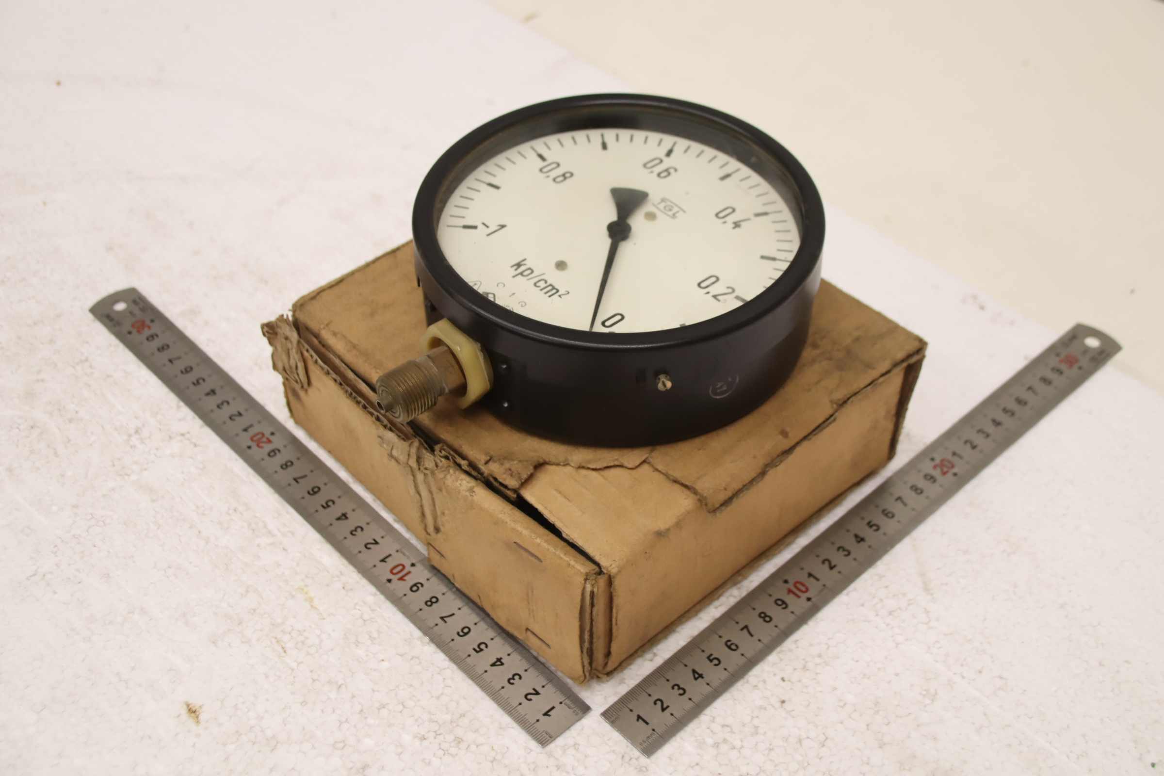 Manometer -1-0 bar / -1-0 kp/cm² von TGL** - 1/BM 20/2 160Ø -1-0 kp/cm²